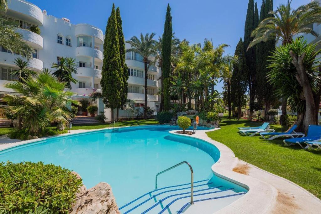 Апартаменты Marbella Real Seaside Экстерьер фото