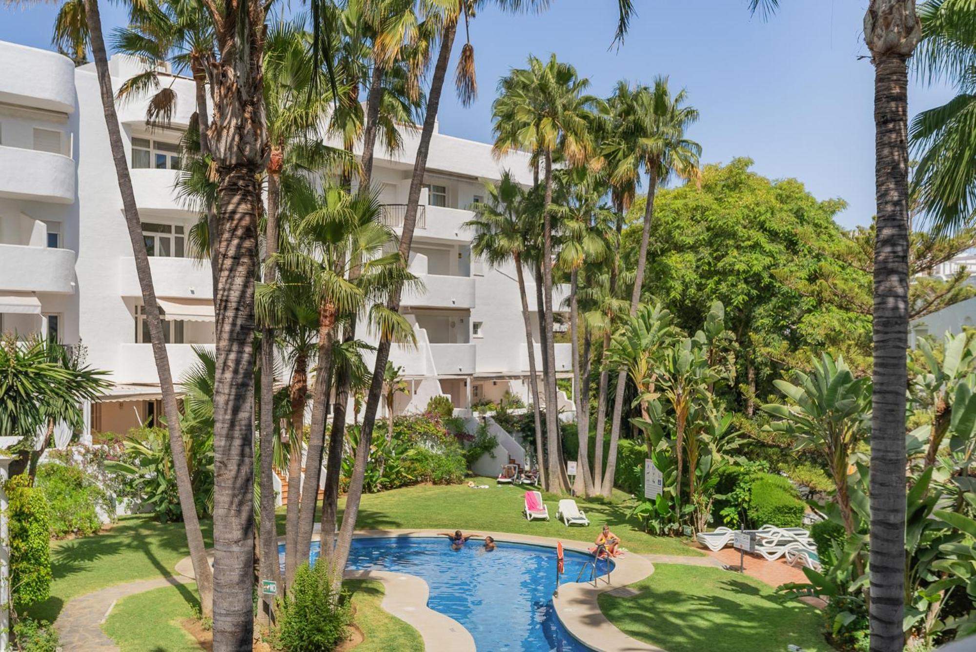 Апартаменты Marbella Real Seaside Экстерьер фото