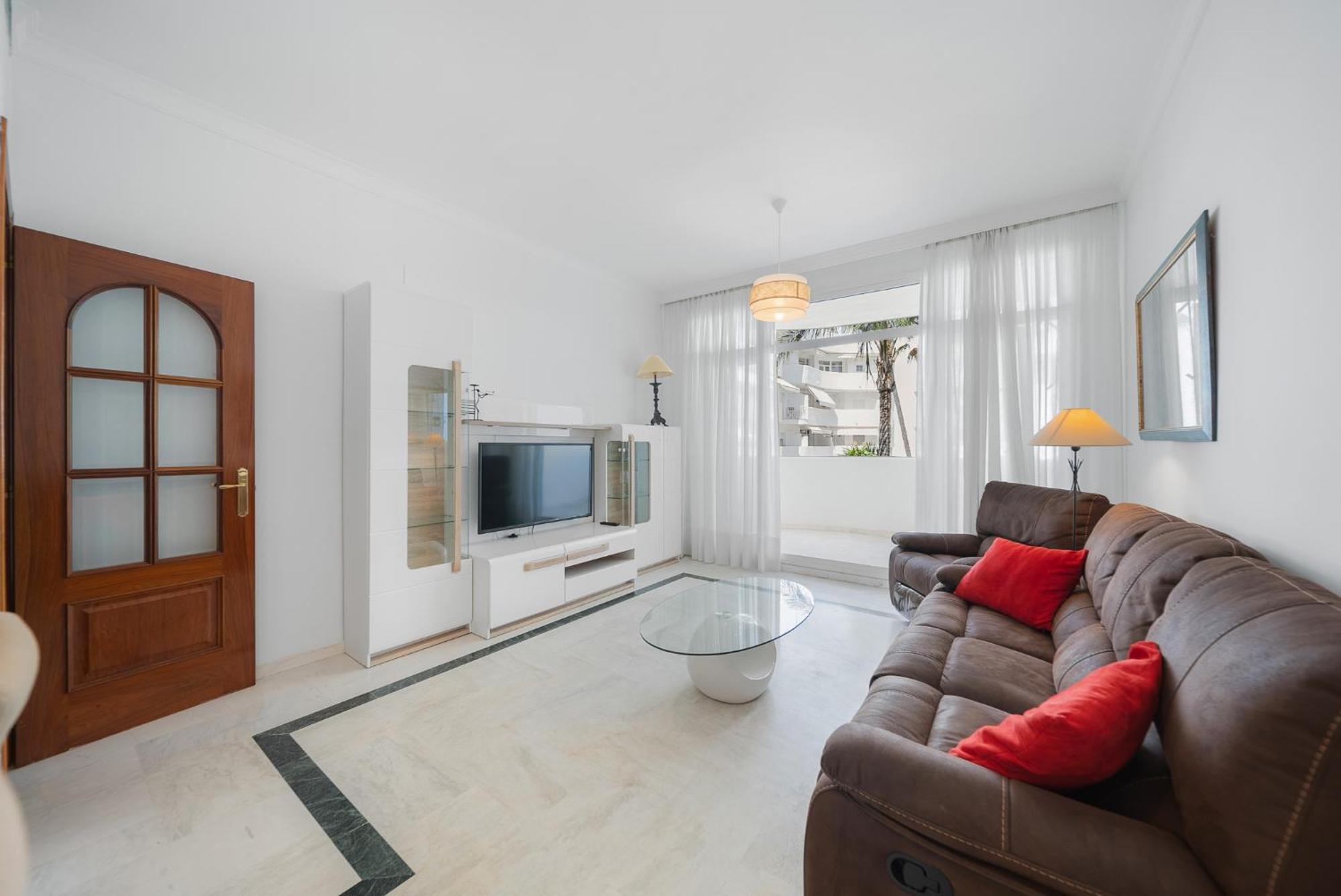 Апартаменты Marbella Real Seaside Номер фото