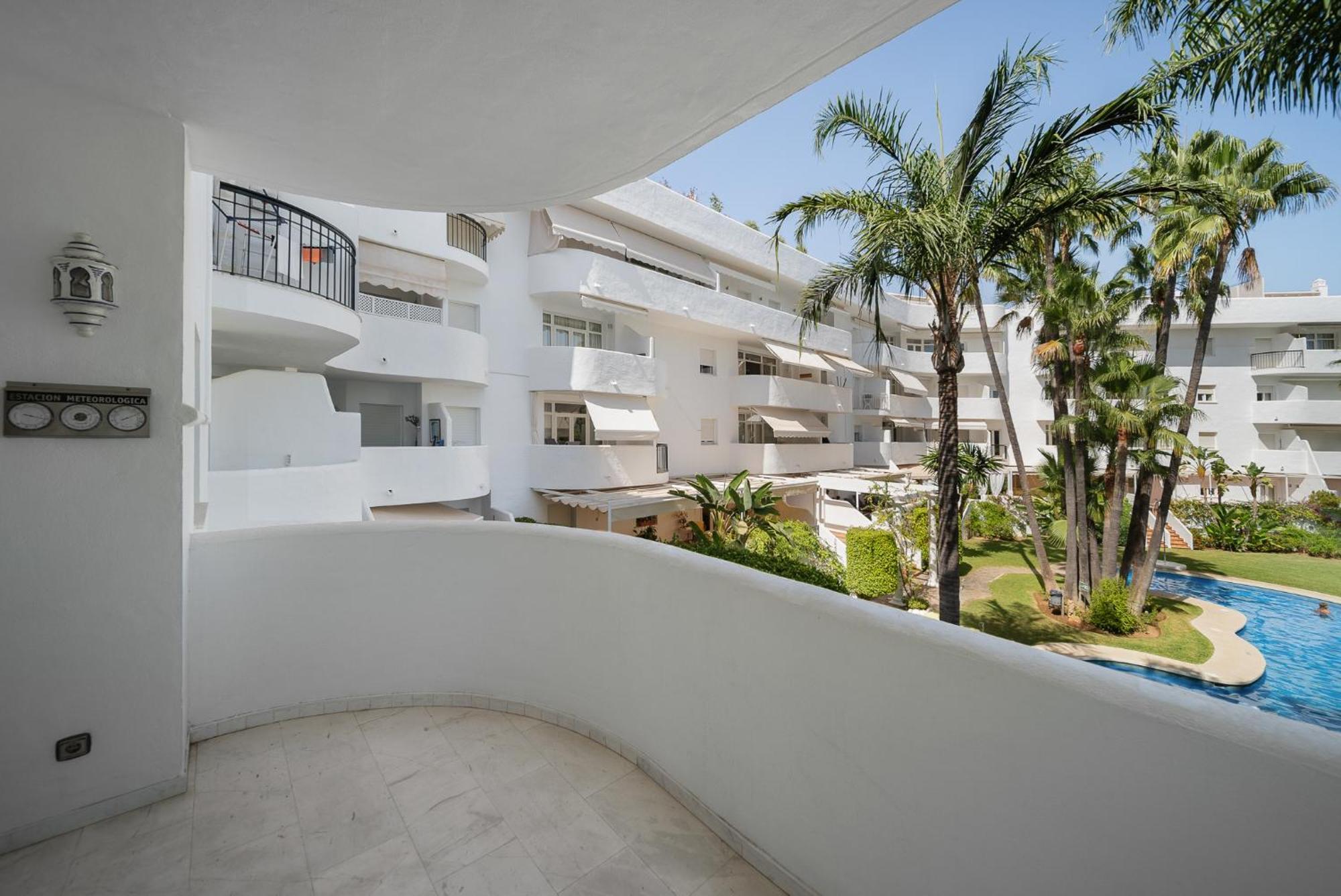 Апартаменты Marbella Real Seaside Номер фото